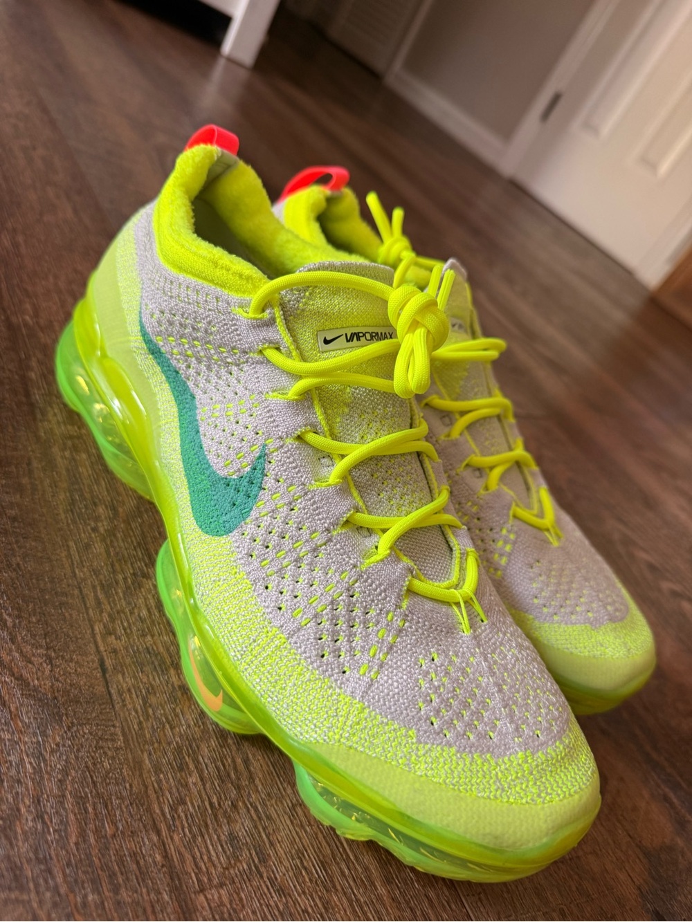 Nike Air VaporMax Flyknit Sneaker - Neon Yellow/Green